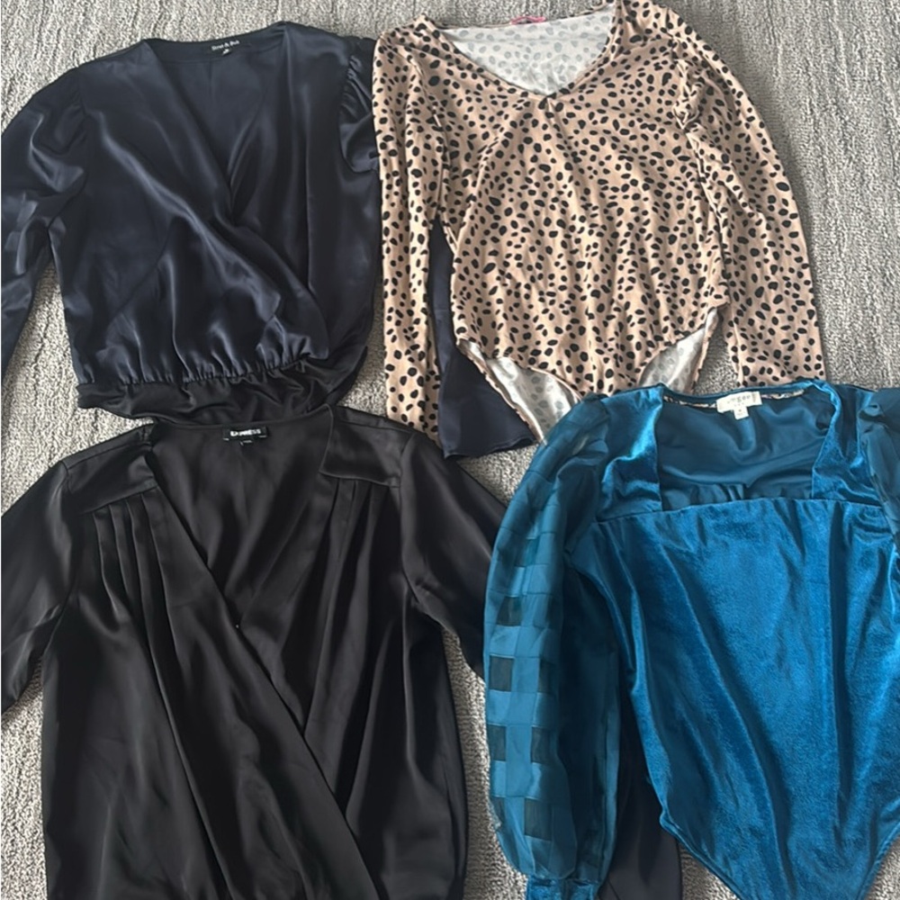 Lot of 4 bodysuits